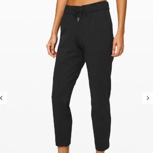 Never Been Worn LULULEMON Black On the Fly Pants